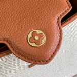 Capucines  MM Handbag Carmel brown