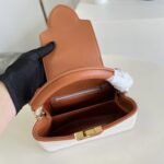 Capucines  MM Handbag Carmel brown