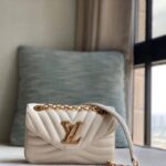 Calfskin Women’s Chain Bag Ivory